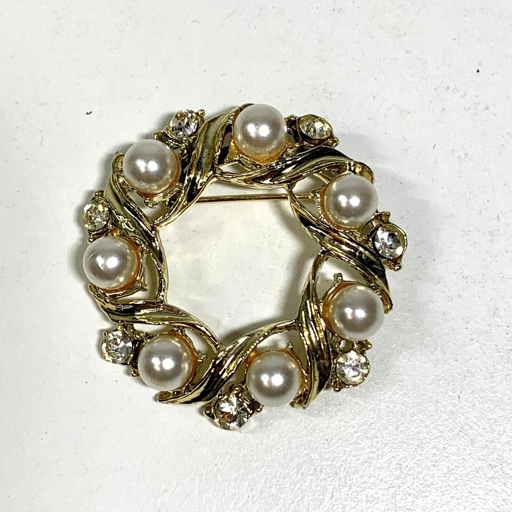 Vintage‎ Brooch Rhinestone Faux Pearl Wreath Gold Tone Christmas Festive
